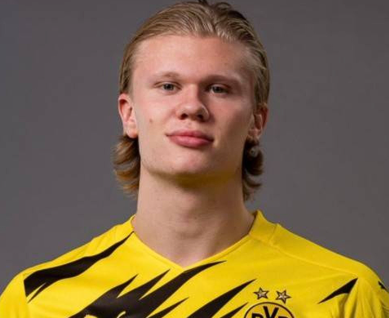 近日，西班牙足球转会市场传出了一则备受瞩目的消息，皇马与挪威锋线新星哈兰德之间的转会传闻引发了广泛关注。据西班牙知名记者Jorge Pic&oacute;n在相关渠道透露，这一传闻并非毫无根据的猜测。 从哈兰德本人的意愿来看，有可靠消息源&mdash;&mdash;哈兰德身边人士证实，这位年轻且极具天赋的球员内心深处十分渴望能够身披皇马的白色战袍，为这支<a href='/news/tag/284.html' style='color: blue;'>西甲</a>豪门效力。哈兰德作为当今足坛备受瞩目的新生代前锋，其出色的身体素质、门前嗅觉以及强大的得分能力，使他成为了众多豪门俱乐部觊觎的对象。而皇马，作为欧洲足坛的顶级豪门，拥有悠久的历史、辉煌的战绩以及庞大的球迷基础，对于任何有追求的球员来说，都具有极大的吸引力。 与此同时，西班牙媒体还报道了另一则与皇马阵容变动相关的消息。如果皇马阵中的巴西球星<a href='/news/tag/757' style='color: blue;'>维尼修斯</a>选择离开球队，那么皇马管理层极有可能将引进哈兰德作为重要的补强举措。Jorge Pic&oacute;n在播客节目中进一步阐述了相关情况，他提到哈兰德的经纪人皮门塔曾多次公开强调，球员在职业生涯的规划上拥有高度的自主权，他掌控着自己的命运走向。并且，哈兰德与<a href='/news/tag/268.html' style='color: blue;'>曼城</a>之间存在解约金条款这一特殊情况，尽管目前该条款的具体金额尚未向外界公布，但这无疑为哈兰德未来的转会提供了一种潜在的可能性。 Jorge Pic&oacute;n还针对哈兰德加盟皇马的可能性与维尼修斯的处境之间的关系发表了看法。他指出，目前维尼修斯并未完全拒绝与皇马续约，双方都秉持着积极的态度，相信能够达成新的协议。然而，一旦维尼修斯最终决定留队，那么哈兰德加盟皇马的可能性将会大幅降低。毕竟，皇马在阵容构建上需要综合考虑多个因素，包括球员的位置、战术体系以及薪资结构等。 综上所述，皇马与哈兰德之间的转会传闻并非空穴来风，它涉及到球员的个人意愿、俱乐部的阵容规划以及复杂的转会条款等多个方面。未来，这一传闻将如何发展，哈兰德是否会真的披上皇马的战袍，值得我们持续关注。