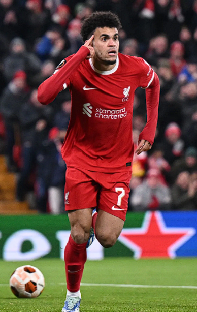 拜仁锋将迪亚斯红牌禁赛：欧冠赛场暴力犯规的严肃审视