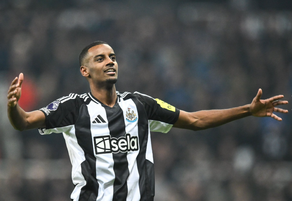 纽卡名宿批纽卡名宿批伊萨克转伊萨克转会：行为争议影响球队团结