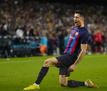 欧冠赛场：巴萨客战布拉格斯拉维亚，莱万创里程碑式成就