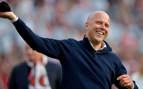 利物浦困境中寻突破，斯洛特展望赛季新目标