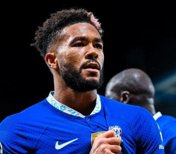 切尔西大胜维拉：罗塞尼尔盛赞球队表现并质疑判罚