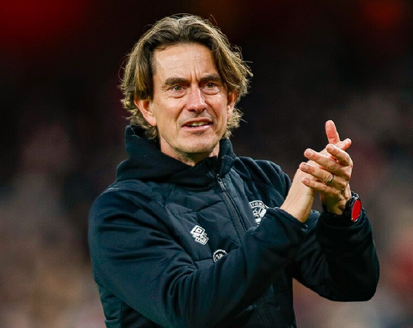 伊劳拉：英超甜蜜点中的稳健前行者